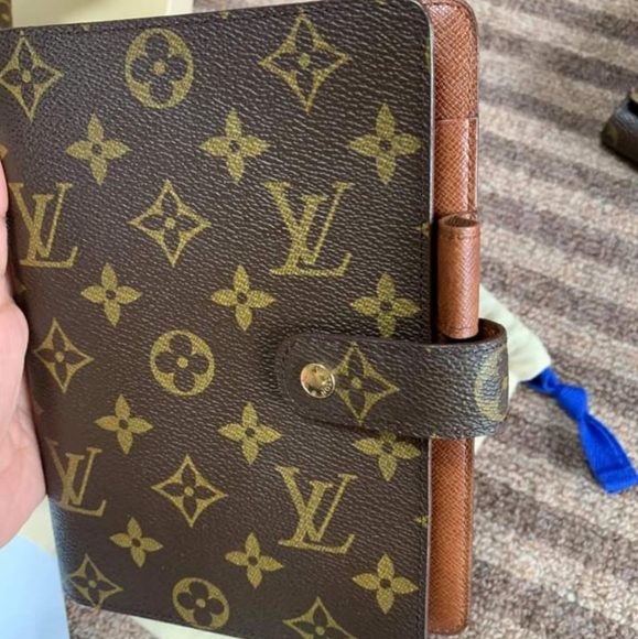 LV Mono Agenda Planner - Picture 8 of 13